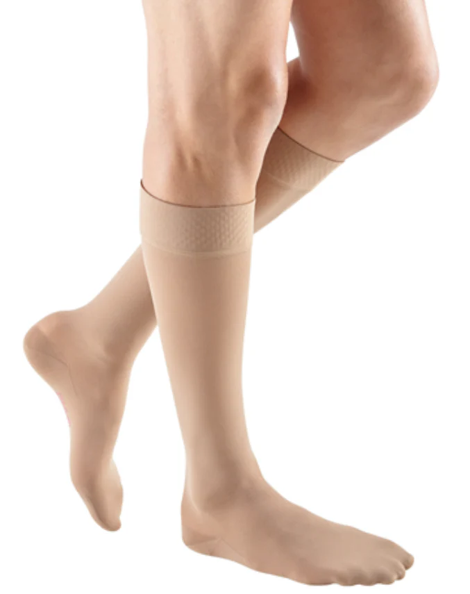 Mediven Plus - Pair 20-30 mmHg Calf with Silicone Topband Standard Closed Toe - Image 2