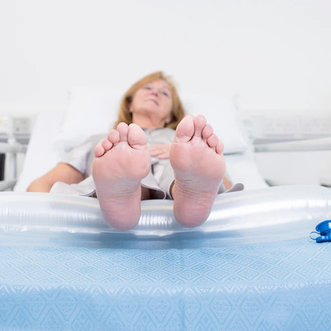 Repose Flex Standard Inflatable Leg Rest + Pump - Image 3